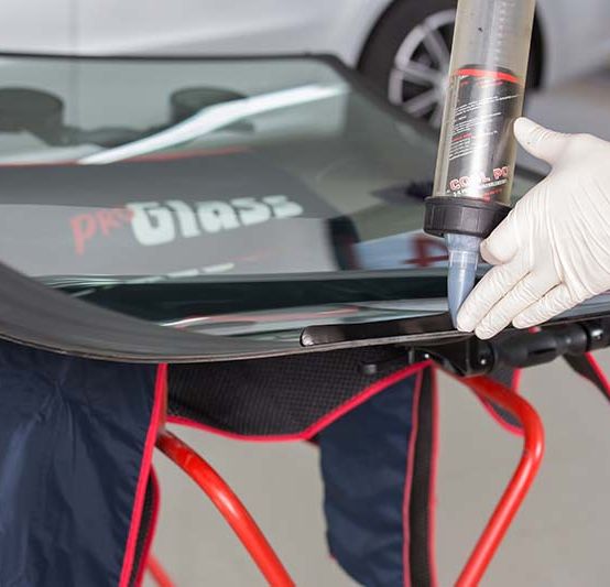 Windschutzscheibe Montage vor Ort - Autoglas Neuwirth in Wels