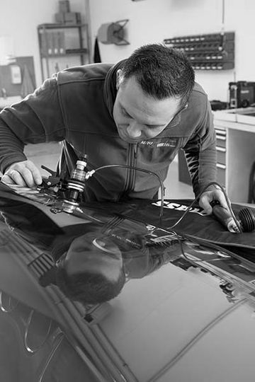 Autoglas Neuwirth in Wels - Steinschlagreparatur